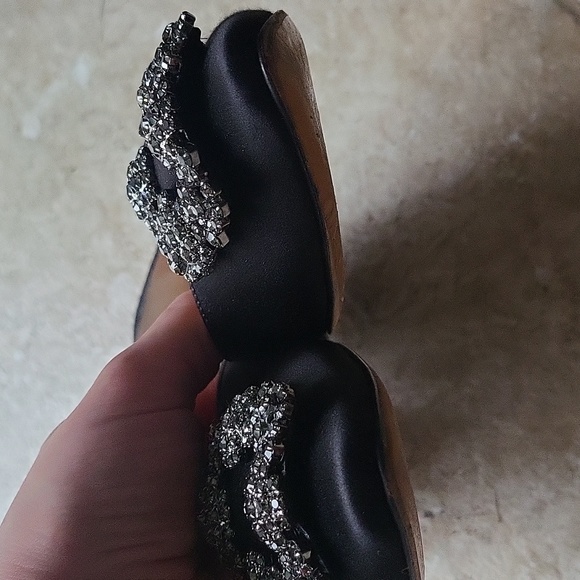 Manolo Blahnik Hangisi flats - Picture 7 of 13
